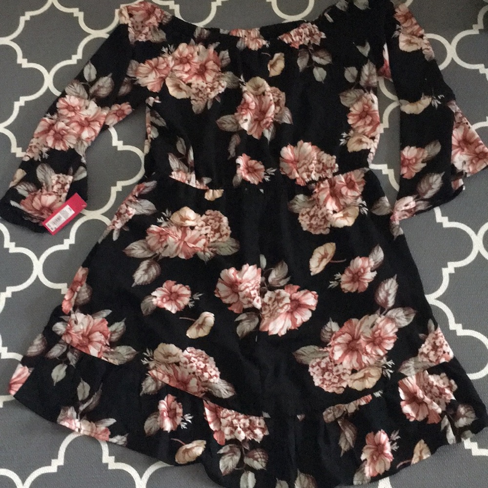 NWT Off Shoulder Bell Sleeve Short Dress